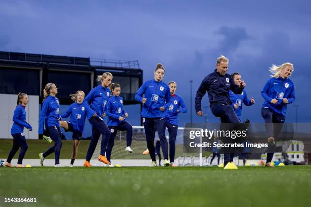 Victoria Pelova of Holland Women, Katja Snoeijs of Holland Women, Jill Roord of Holland Women, Damaris Egurrola of Holland Women, Lynn Wilms of...