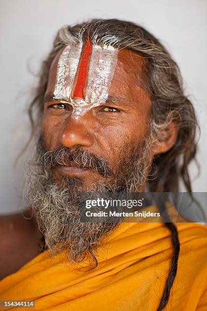 portrait of a sadhu holy man. - tilaka stock pictures, royalty-free photos & images