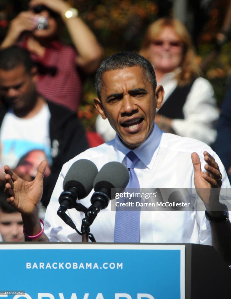 President Obama Campaigns In New Hampshire