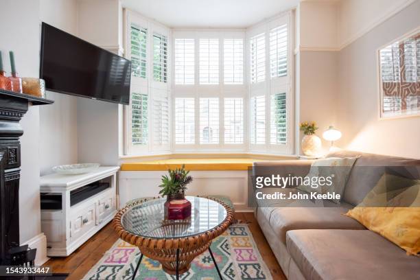 property interiors - window seat stock pictures, royalty-free photos & images