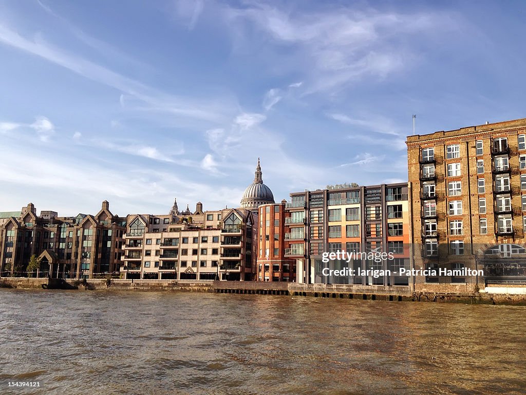 St Paul's Cathedral struggling to stay in land