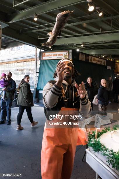 seattle tourism - pike place fish market stock pictures, royalty-free photos & images