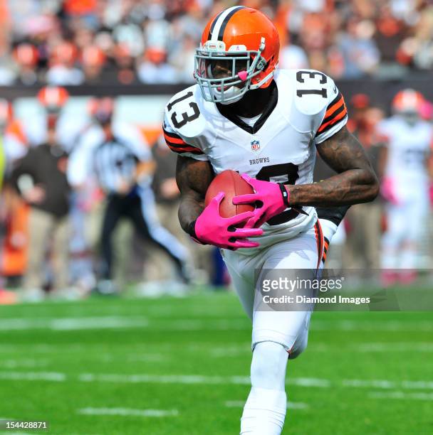 Receiver Josh Gordon of the Cleveland Browns runs to the endzone for the touchdown after a catch during a game with the Cincinnati Bengals at...