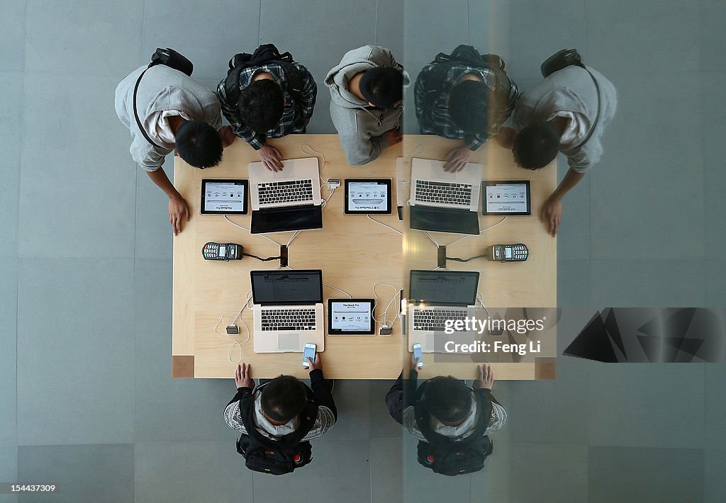 Apple's Biggest Flagship Store In Asia Opens In Beijing