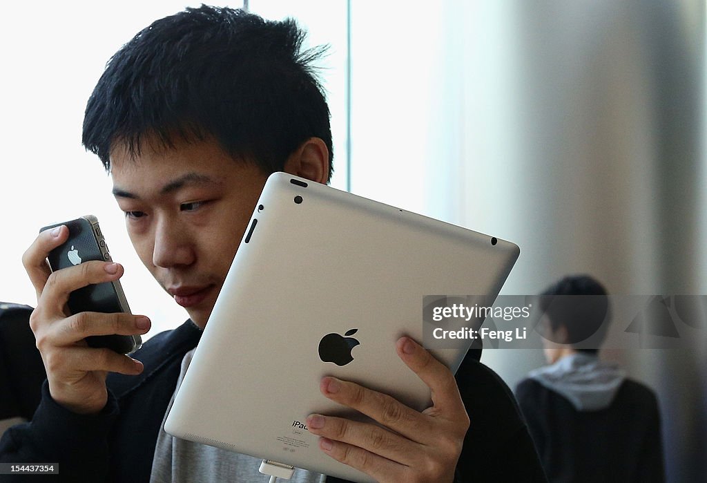 Apple's Biggest Flagship Store In Asia Opens In Beijing