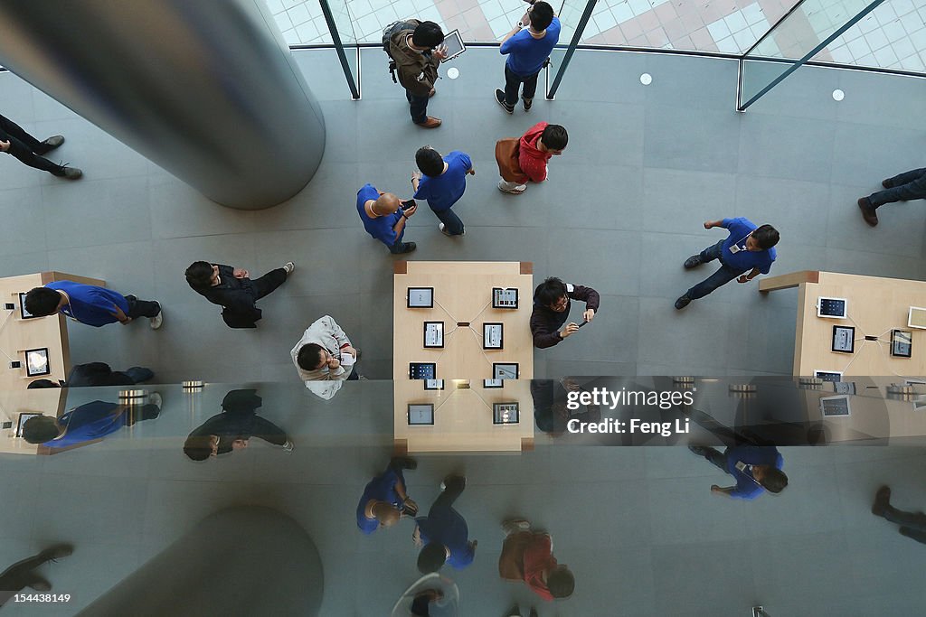 Apple's Biggest Flagship Store In Asia Opens In Beijing