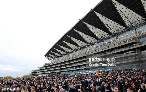 General view of the crowds at Ascot racecourse on October 20, 2012 in Ascot, England.