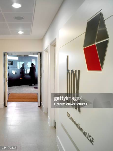 Lse Workspace 88 Lse Cities Stock Photos, High-Res Pictures, and Images - Getty Images