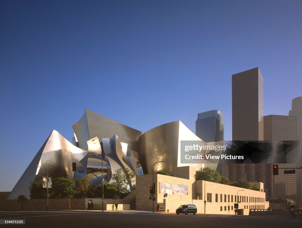 Walt Disney Concert Hall, Los Angeles, United States, Architect Frank Gehry, 2003