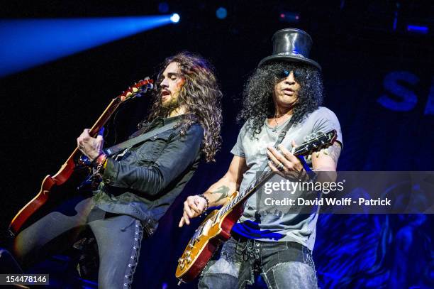 Slash Manips Slash Performs At Le Zenith Photos and Premium High Res Pictures ...