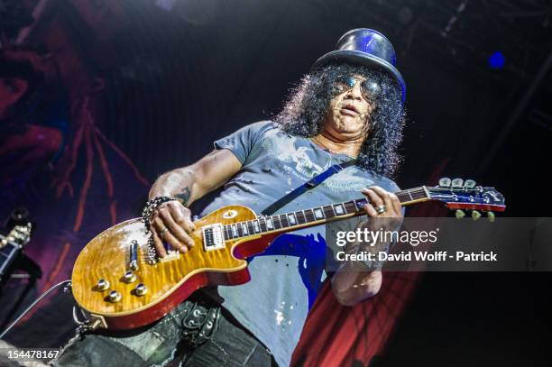 Slash Manips Slash Performs At Le Zenith Photos and Premium High Res Pictures ...
