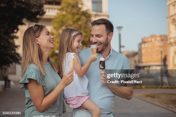 ice cream is the best sweet treat - child eating ice cream stock pictures, royalty-free photos & images