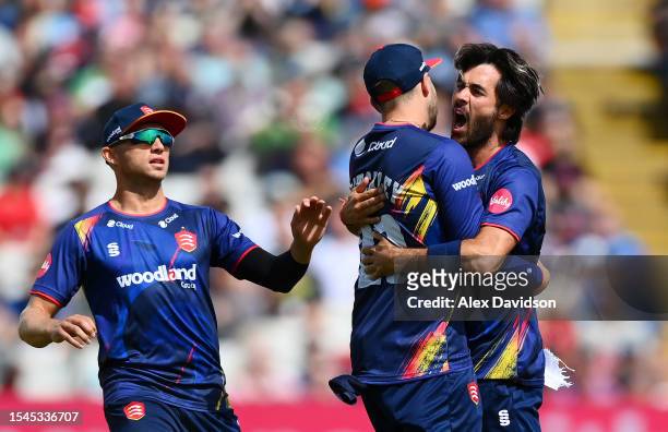 Shane Snater of Essex celebrates taking the wicket of James VInce of Hampshire with teammates during the Vitality Blast Semi-Final match between...