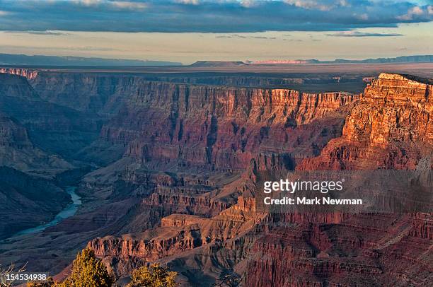 grand canyon, view from south rim at sunset - grand canyon south rim stockfoto's en -beelden