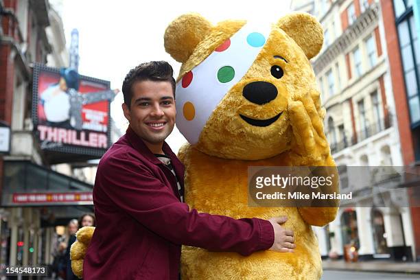 Joe McElderry poses at a photocall ahead of his performance in Thriller for Children In Need's Pop Goes The Musical at Lyric Theatre on October 22,...