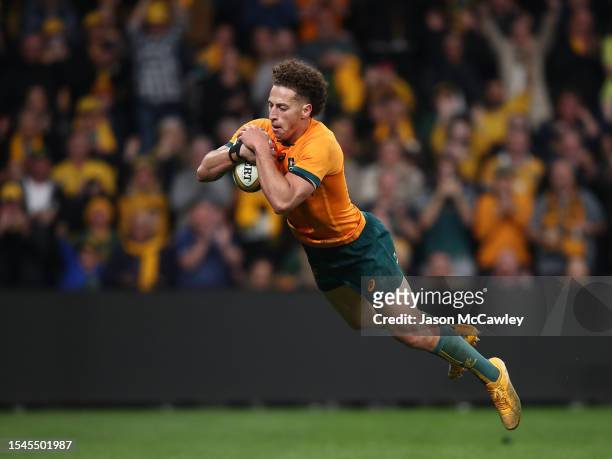 Mark Nawaqanitawase of the Wallabies scores a try during The Rugby Championship match between the Australia Wallabies and Argentina at CommBank...