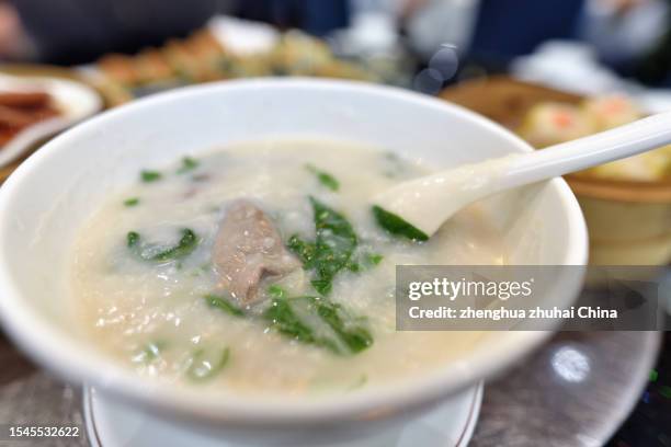 goji berry and pig liver congee - zhongshan stock-fotos und bilder