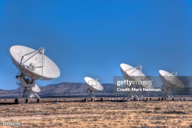 very large array radio-telescopes - 衛星通信用受信アンテナ ストックフォトと画像