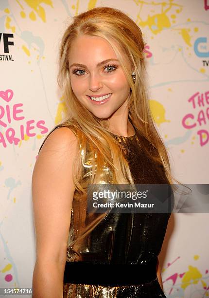 AnnaSophia Robb arrives to the red carpet world premiere of "The Carrie Diaries" at the New York Television Festival at SVA Theater on October 22,...