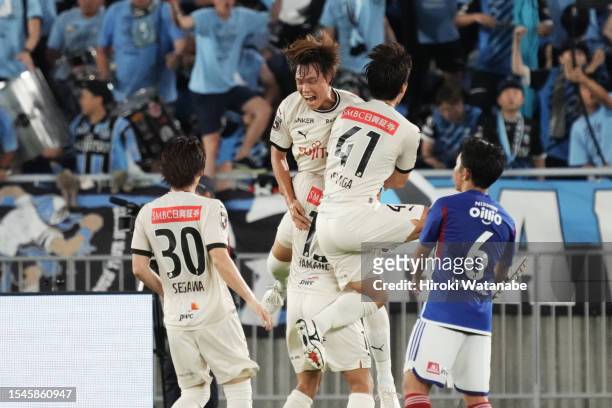 Players of Kawasaki Frontale celebrates scoring his team's first goal during the J.LEAGUE Meiji Yasuda J1 21st Sec. Match between Yokohama F･Marinos...