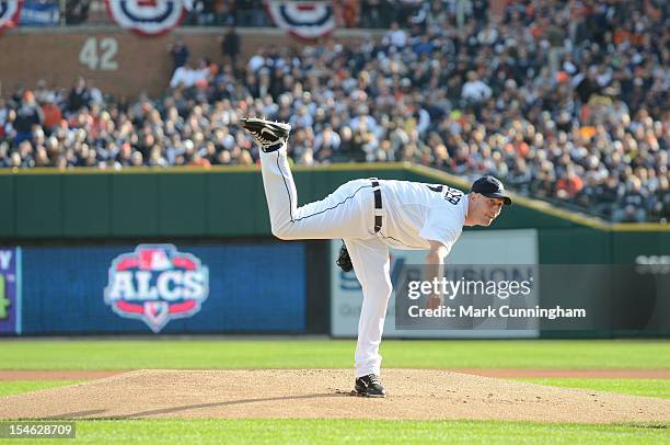Max Scherzer of the Detroit Tigers pitches against the New York Yankees in Game Four of the American League Championship Series at Comerica Park on...