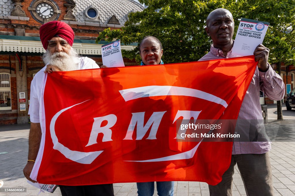Red Rmt Logo Supporters of the RMT trade union's Save Our Railway Ticket Offices ...