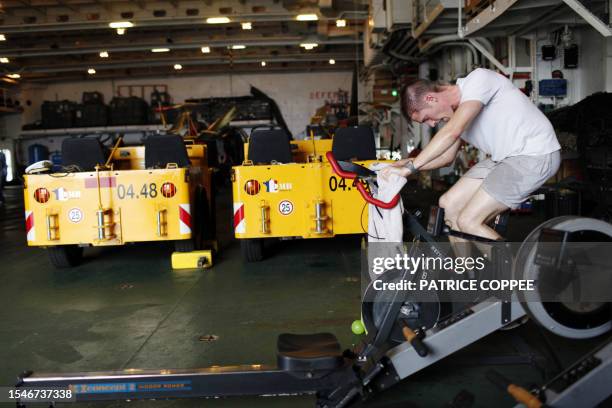 French Marine soldier is doing sport, on March 17, 2010 in Fort-de-France on the French island of La Martinique, in the eastern Caribbean Sea during...