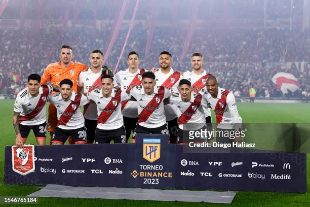 Players of River pose prior a match between River Plate and Estudiantes as part of Liga Profesional 2023 at Estadio Más Monumental Antonio Vespucio...