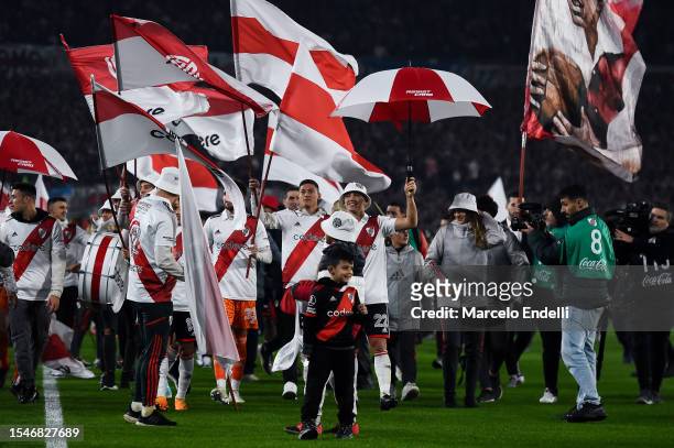 Matias Kranevitter of River Plate celebrates the championship with teammates after a match between River Plate and Estudiantes as part of Liga...