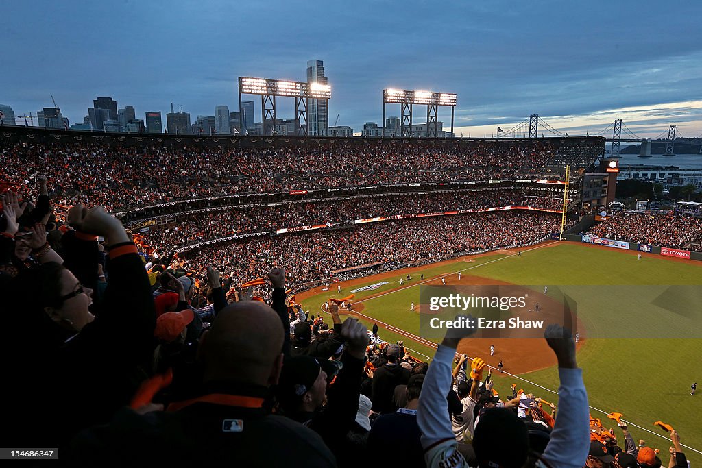 World Series - Detroit Tigers v San Francisco Giants - Game 1