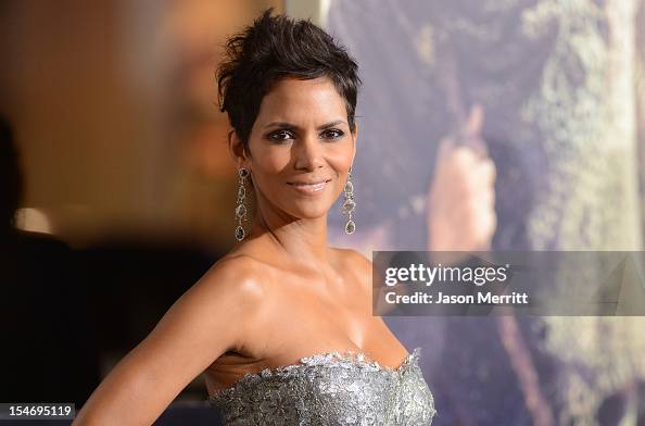 Premiere Of Warner Bros. Pictures' "Cloud Atlas" - Arrivals Premiere Of Warner Bros. Pictures' "Cloud Atlas" - Arrivals