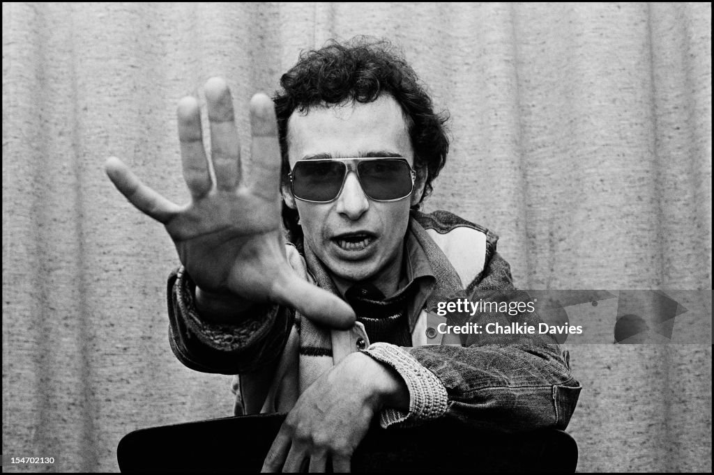 Portrait of English singer-songwriter Graham Parker, London, 1977. News ...
