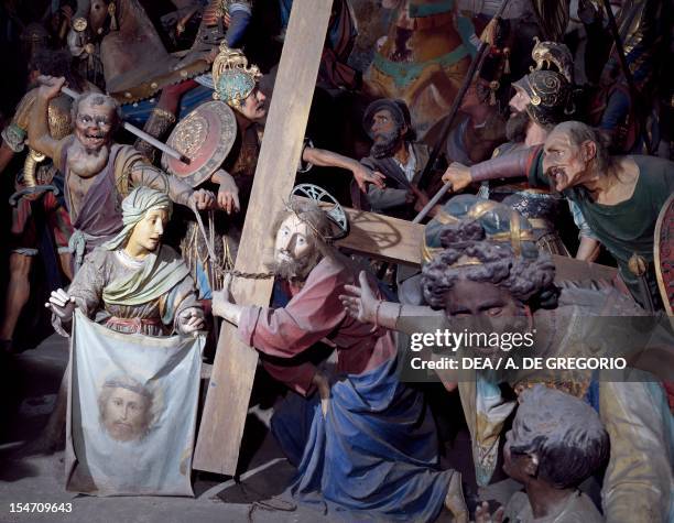 Fallen Christ 669 Christ The Fallen Stock Photos, High-Res Pictures, and Images ...