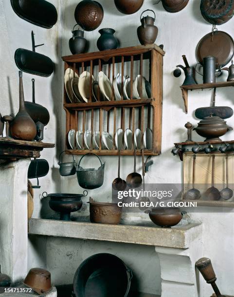 Acient Cooking Rack Ancient Kitchen Utensils Photos and Premium High Res Pictures - Getty ...