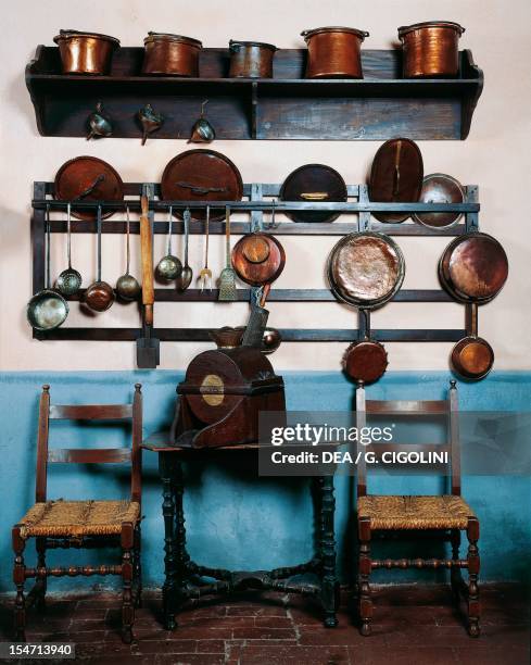 Acient Cooking Rack Ancient Cooking Pot Photos and Premium High Res Pictures - Getty Images