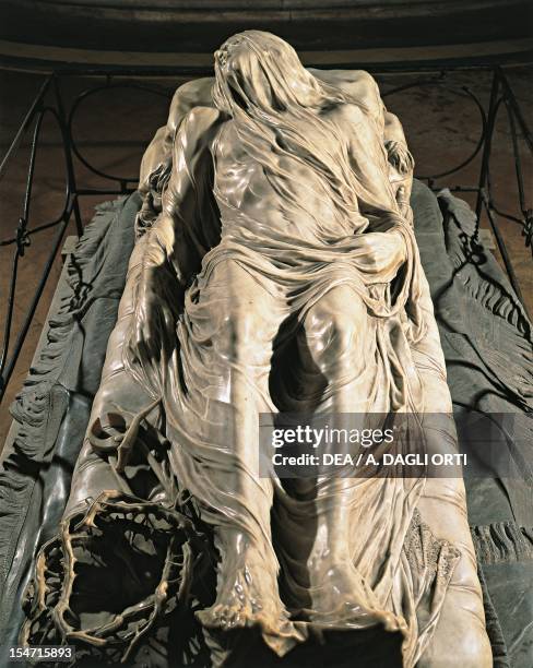 Naples Veiled Photos and Premium High Res Pictures - Getty Images