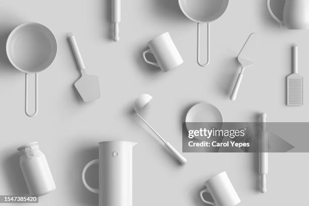 pot with kitchen tools and cutlery in white - panela utensílio imagens e fotografias de stock