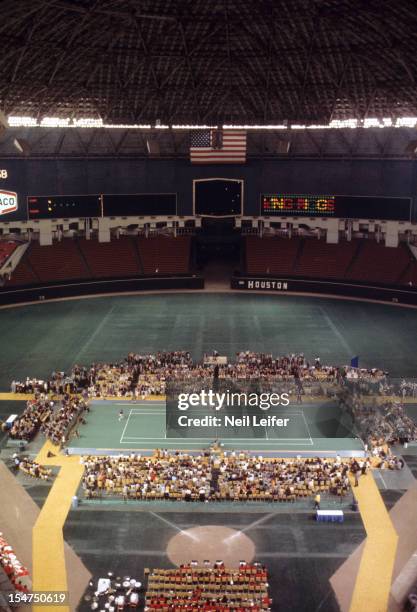 Battle of the Sexes: Aerial view of Billie Jean King in action vs Bobby Riggs during match at Astrodome. Houston, TX 9/20/1973 CREDIT: Neil Leifer