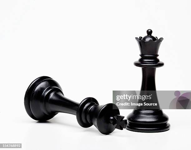 chess queen and king piece, king fallen - queen chess piece stock pictures, royalty-free photos & images