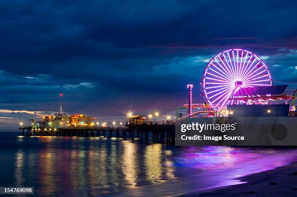 santa monica pier at night, california, usa - santa monica 個照片及圖片檔