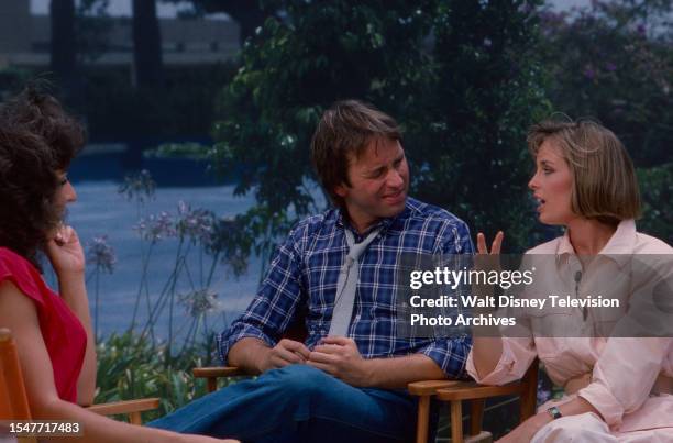 Los Angeles, CA John Ritter, Mary Cadorette being interviewed on the ABC tv special 'P.I.P.'s'.