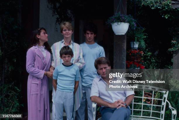 Simi Valley, CA Roxana Zal, Melinda Dillon, Matthew Labyorteaux, Lukas Haas, Martin Sheen promotional photo for the ABC tv movie 'Shattered Spirits'.