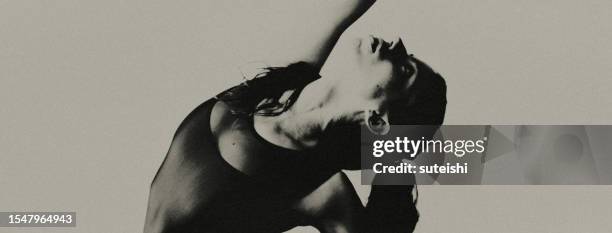 the dancer. - dança moderna imagens e fotografias de stock