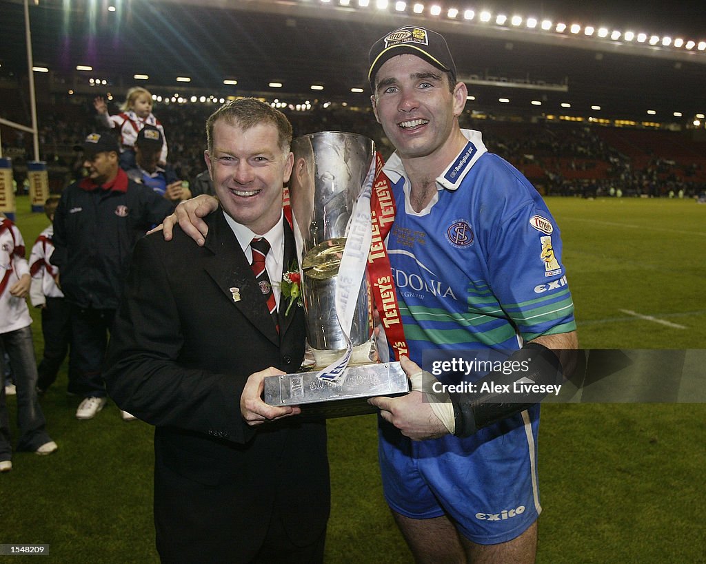 St Helens coach Ian Millward and captain Chris Joynt with the Superleague Grand Final trophy