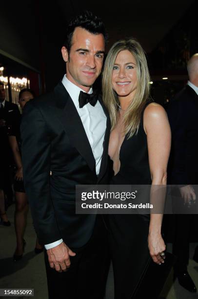 Actors Justin Theroux and Jennifer Aniston attend LACMA 2012 Art + Film Gala Honoring Ed Ruscha and Stanley Kubrick presented by Gucci at LACMA on...
