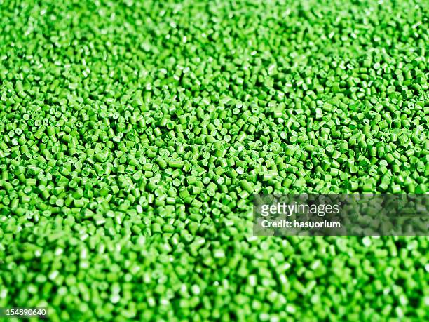 plastica verde pallet - polimero foto e immagini stock