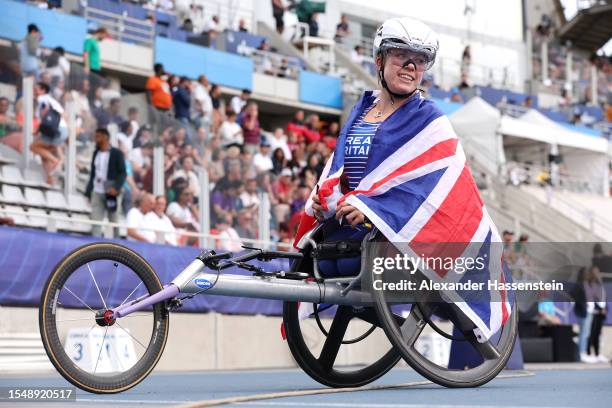 Hannah Cockroft of Great Britain celebrates after winning the Women's 800m T34 Final during Day Nine of the Para Athletics World Championships Paris...