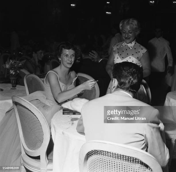 Betsy Blair at the gala of small white beds at the Deauville casino.
