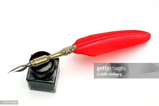 vermelho caneta de escrever em fundo branco - pena de escrever imagens e fotografias de stock