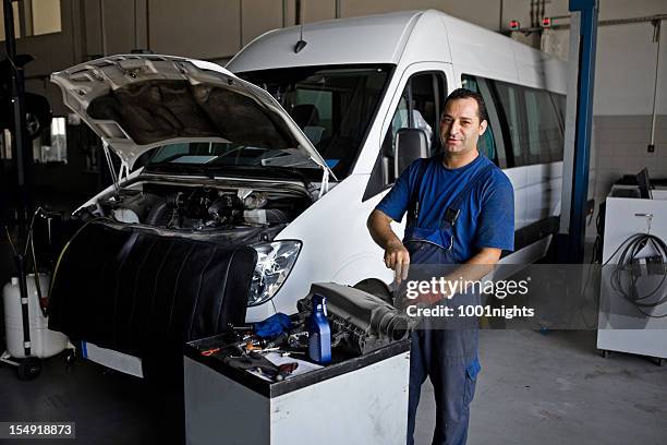 auto repair shop - commercial land vehicle stock pictures, royalty-free photos & images